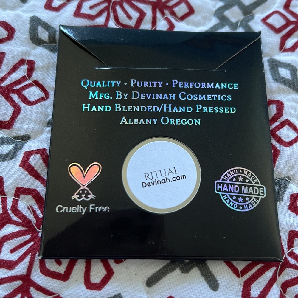 Devinah eyeshadow in Ritual - Picture 2 of 2